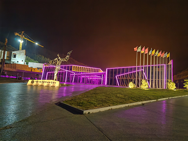 城市亮化是现代城市建设的重要组成部分,它不仅可以美化城市的夜景,还能提升城市的整体形象。随着科技的不断进步,城市亮化也得到了更多的关注和创新。本文将介绍一些关于城市亮化的创意和技术,帮助读者了解城市亮化的重要性以及如何进行城市亮化的规划和实施。 城市亮化是现代城市建设的重要组成部分,它不仅可以美化城市的夜景,还能提升城市的整体形象。随着科技的不断进步,城市亮化也得到了更多的关注和创新。本文将介绍一些关于城市亮化的创意和技术,帮助读者了解城市亮化的重要性以及如何进行城市亮化的规划和实施。