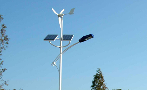 高速公路太阳能路灯照明解决方案_抗风防雷设计