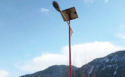 如何选择高质量的太阳能路灯材料：全方位指南